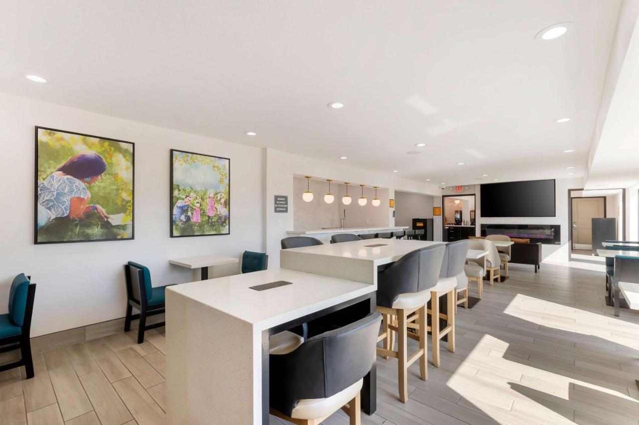 La Quinta By Wyndham Des Moines West Clive Hotell Exteriör bild
